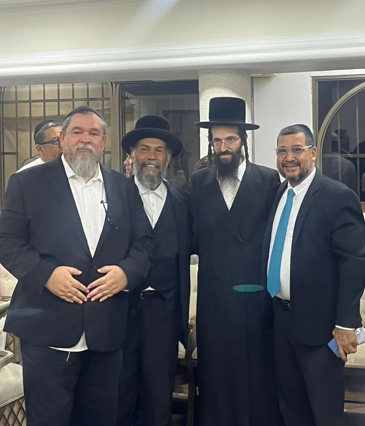 Rabinos y miembros de la comunidad Beit Jasdó en un encuentro